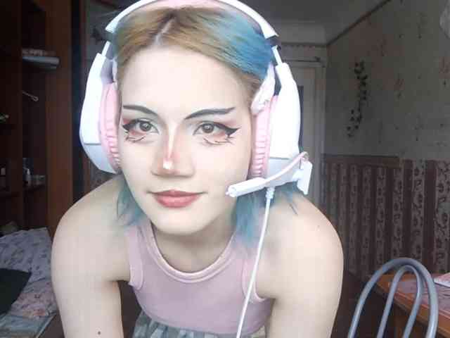 Alice-Kaneki webcam