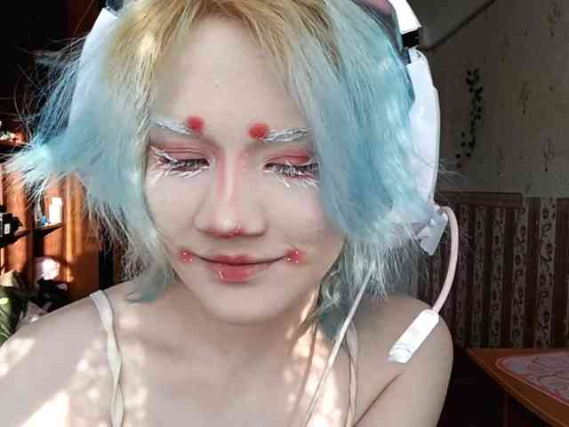 Alice-Kaneki webcam