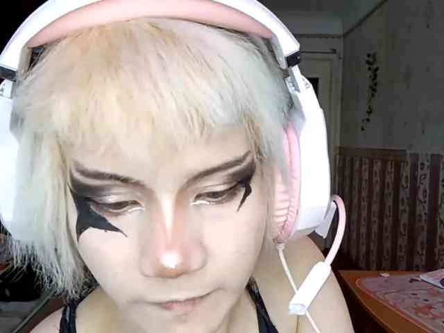 Alice-Kaneki webcam