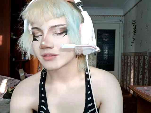 Alice-Kaneki webcam