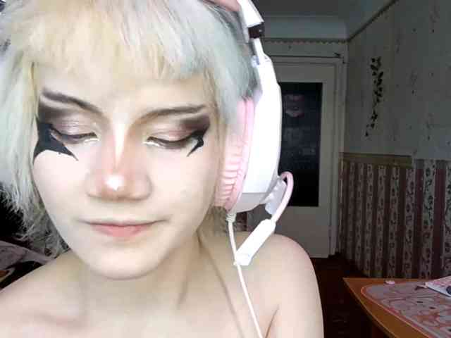 Alice-Kaneki webcam