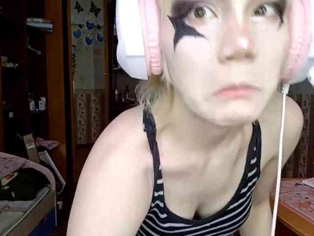Alice-Kaneki webcam