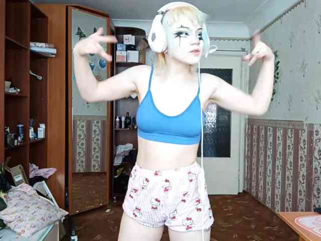 Alice-Kaneki webcam