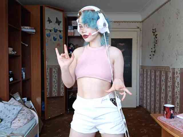 Alice-Kaneki webcam