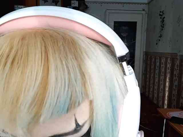 Alice-Kaneki webcam