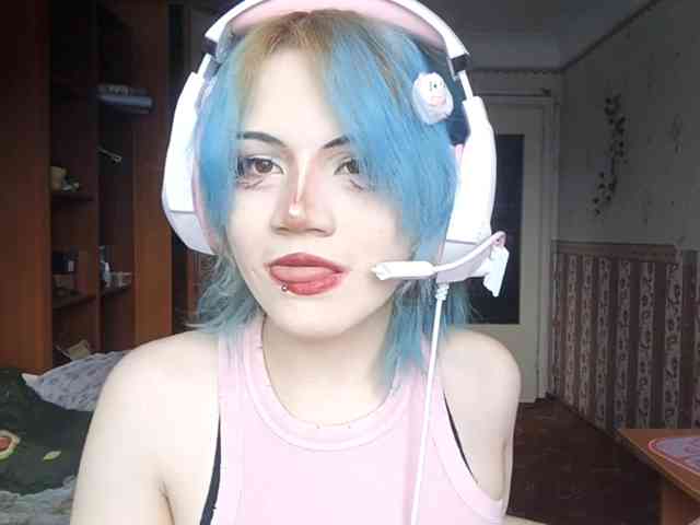 Alice-Kaneki webcam