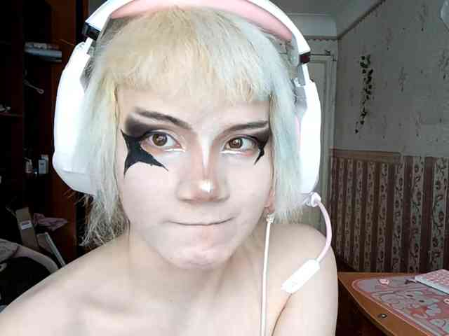 Alice-Kaneki webcam