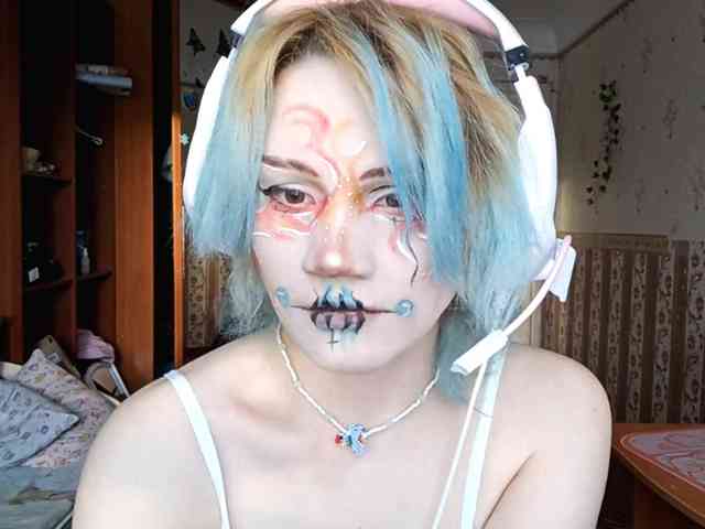 Alice-Kaneki webcam