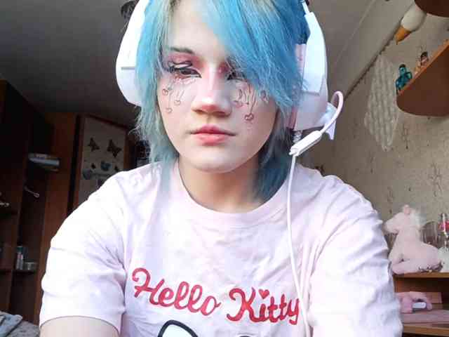 Alice-Kaneki webcam