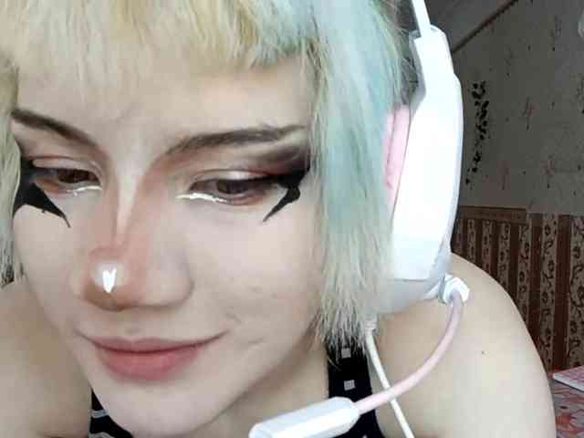 Alice-Kaneki webcam