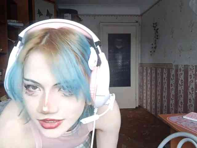 Alice-Kaneki webcam
