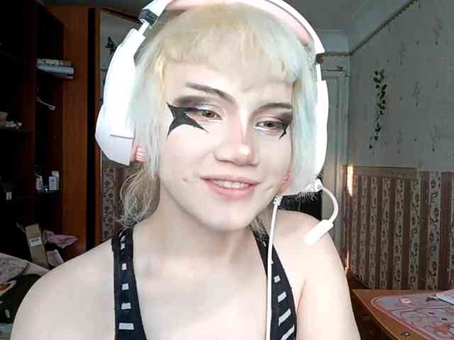 Alice-Kaneki webcam