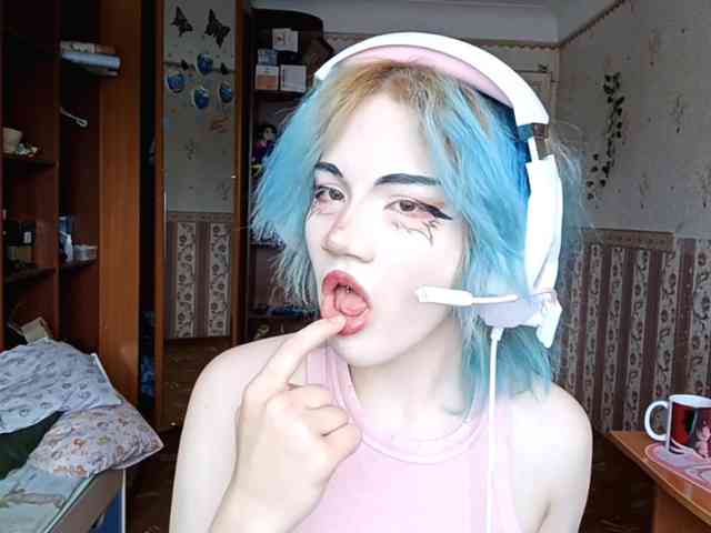 Alice-Kaneki webcam