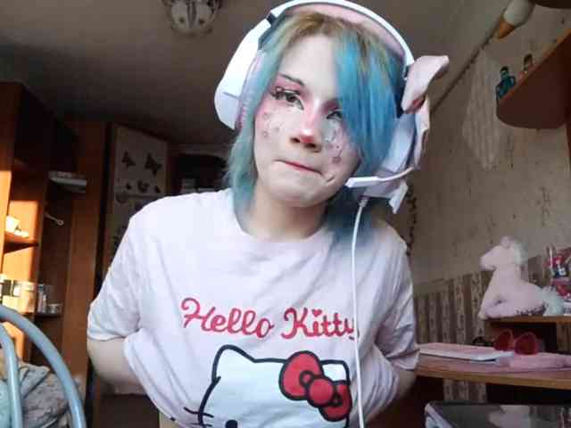 Alice-Kaneki webcam