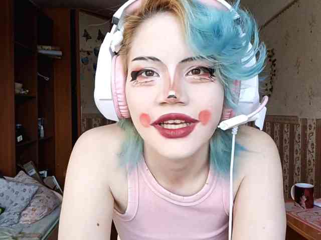 Alice-Kaneki webcam