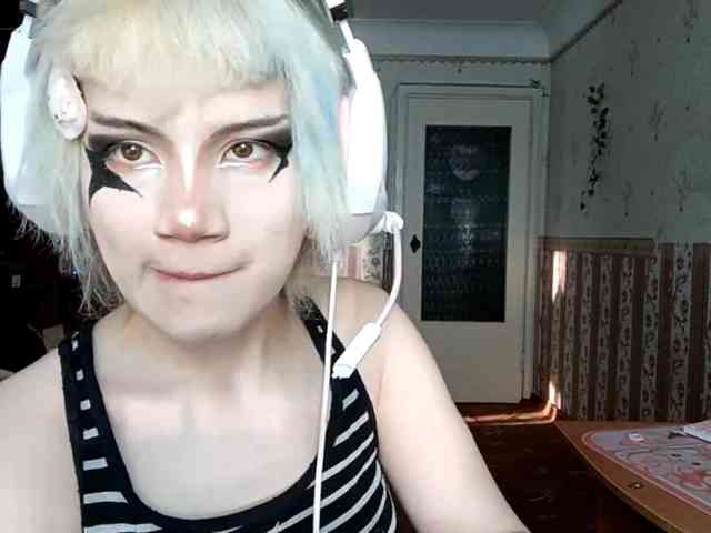 Alice-Kaneki webcam