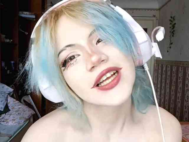 Alice-Kaneki webcam