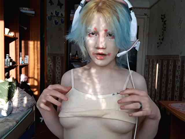 Alice-Kaneki webcam