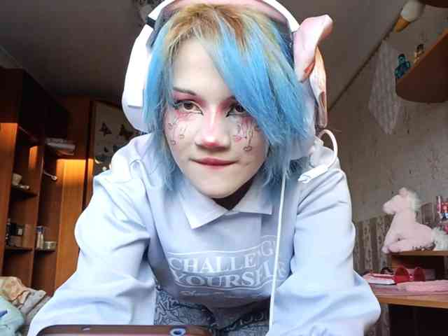 Alice-Kaneki webcam
