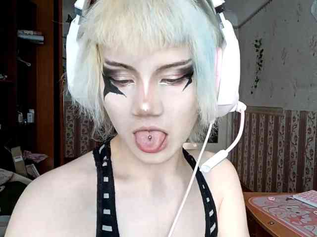 Alice-Kaneki webcam
