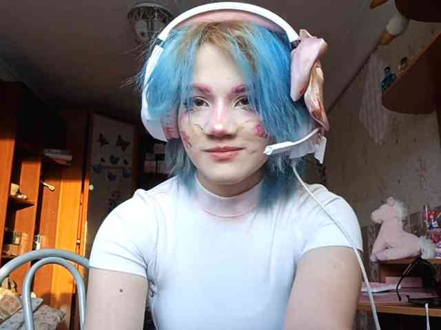 Alice-Kaneki webcam