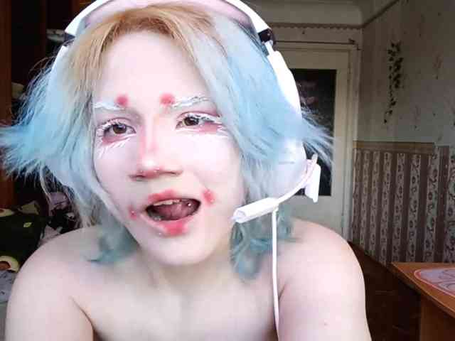 Alice-Kaneki webcam