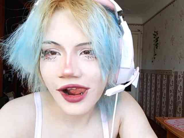 Alice-Kaneki webcam
