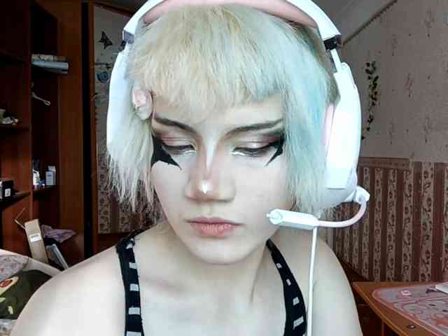 Alice-Kaneki webcam
