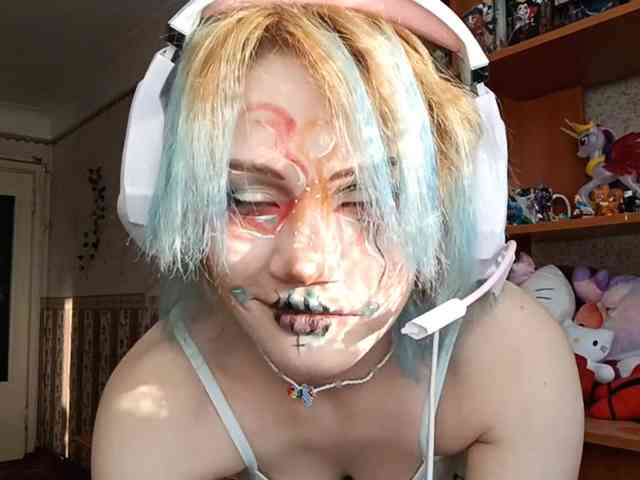 Alice-Kaneki webcam