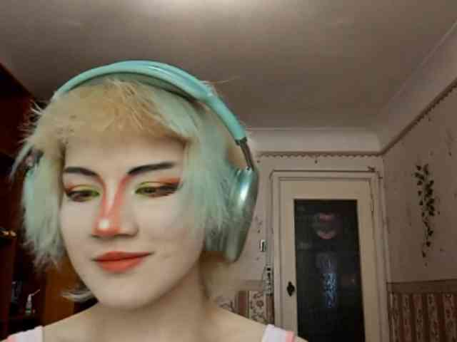 Alice-Kaneki webcam