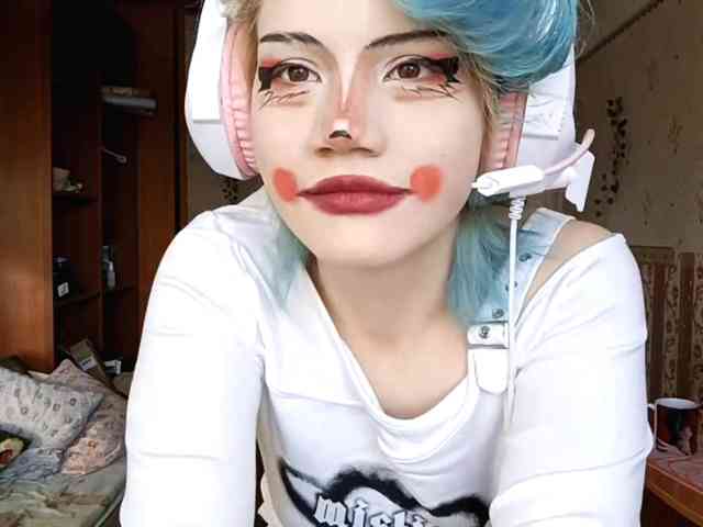 Alice-Kaneki webcam