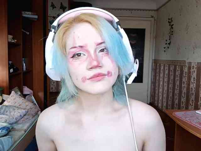 Alice-Kaneki webcam