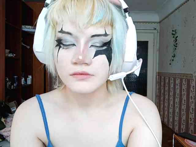 Alice-Kaneki webcam