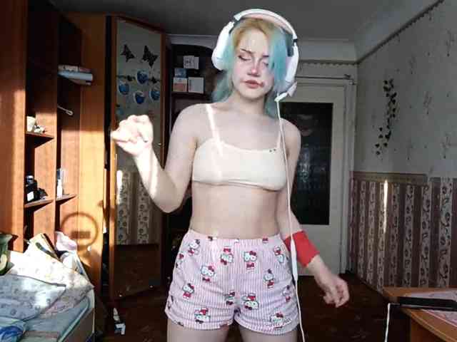 Alice-Kaneki webcam