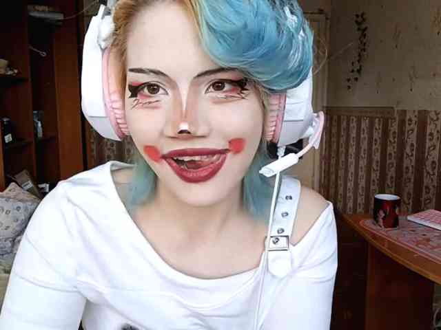Alice-Kaneki webcam