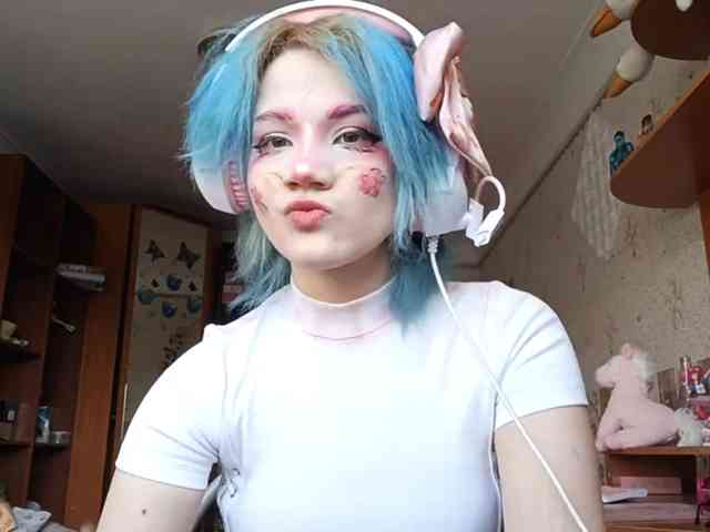 Alice-Kaneki webcam