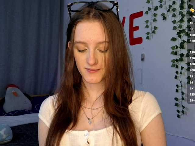 VikkiShon's BongaCams show and profile