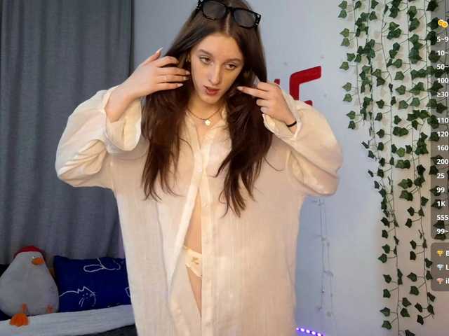 VikkiShon's BongaCams show and profile