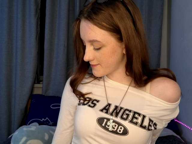 VikkiShon's BongaCams show and profile