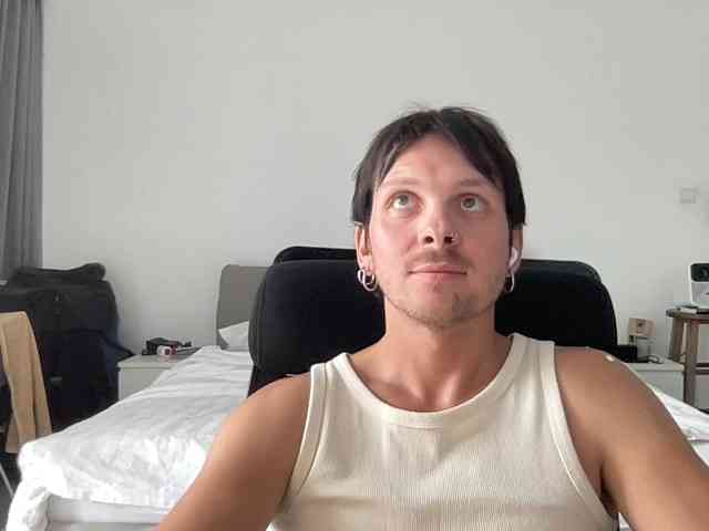 MessyBoy Live Webcam on BongaCams