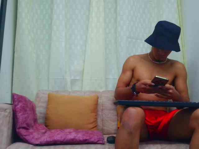 couple-hot-xxx webcam