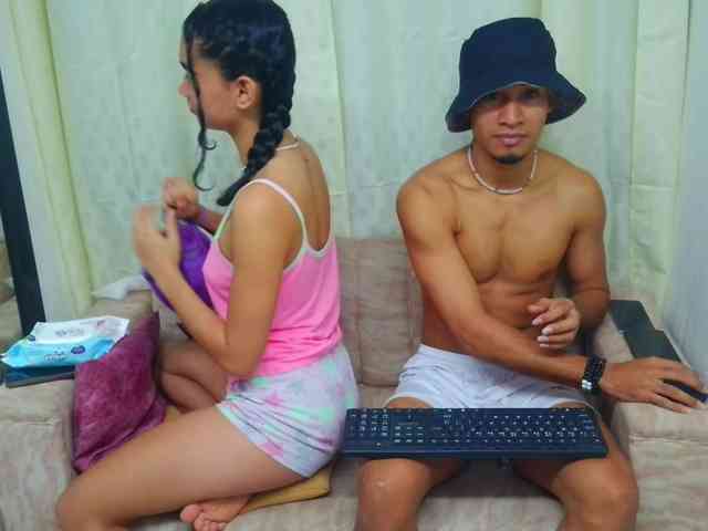 couple-hot-xxx webcam