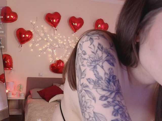 XCourtney's BongaCams show and profile