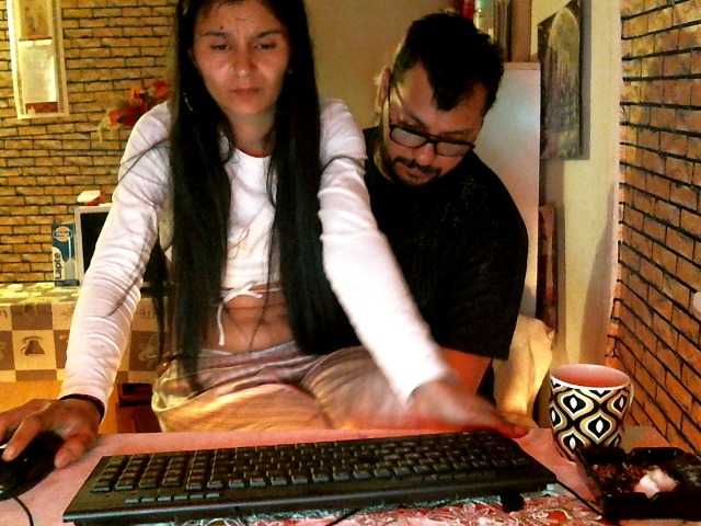 le modèle couplereal est en webcam porno dans un show sur le site bongacams, il possède les tags suivants: Indian,Brunette,Hairy