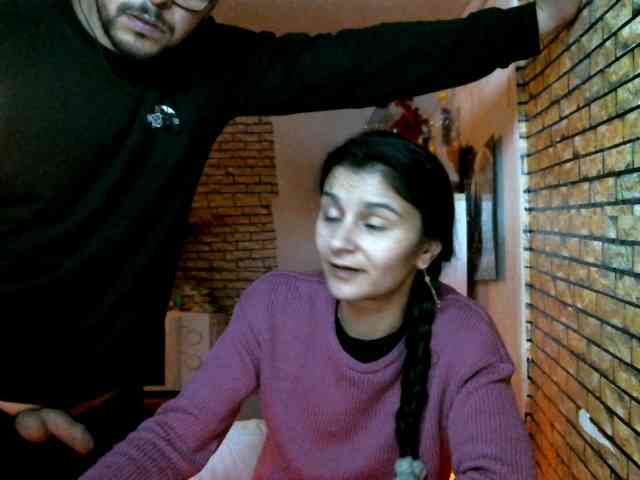 couplereal webcam