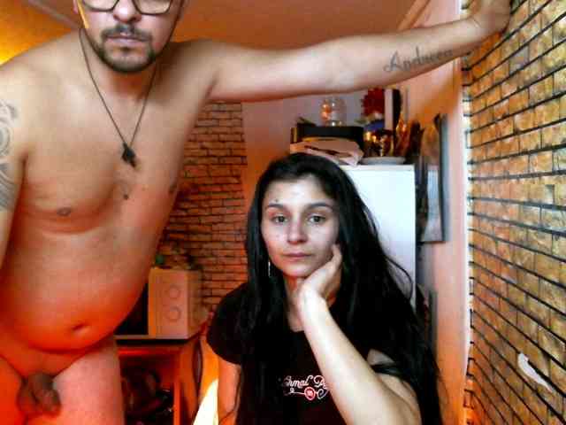 couplereal webcam
