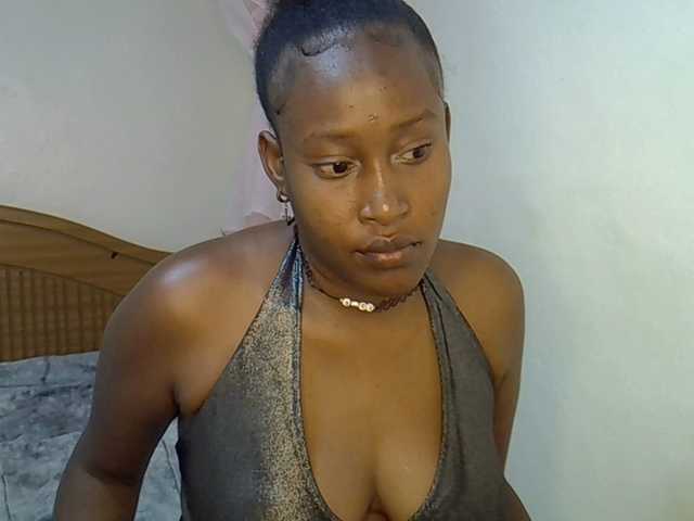 Prettykemi's BongaCams show and profile