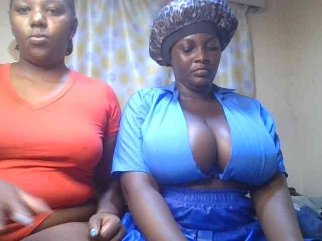 Spicyboobs100 webcam