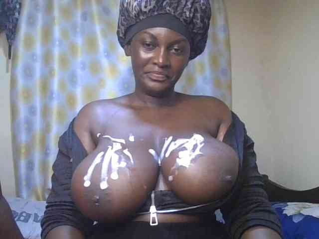 Spicyboobs100 webcam