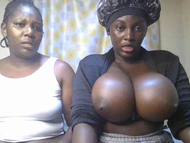 Spicyboobs100 webcam